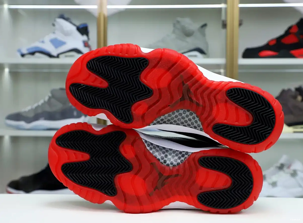 JORDAN 11 LOW AIR WHITE BRED 0505